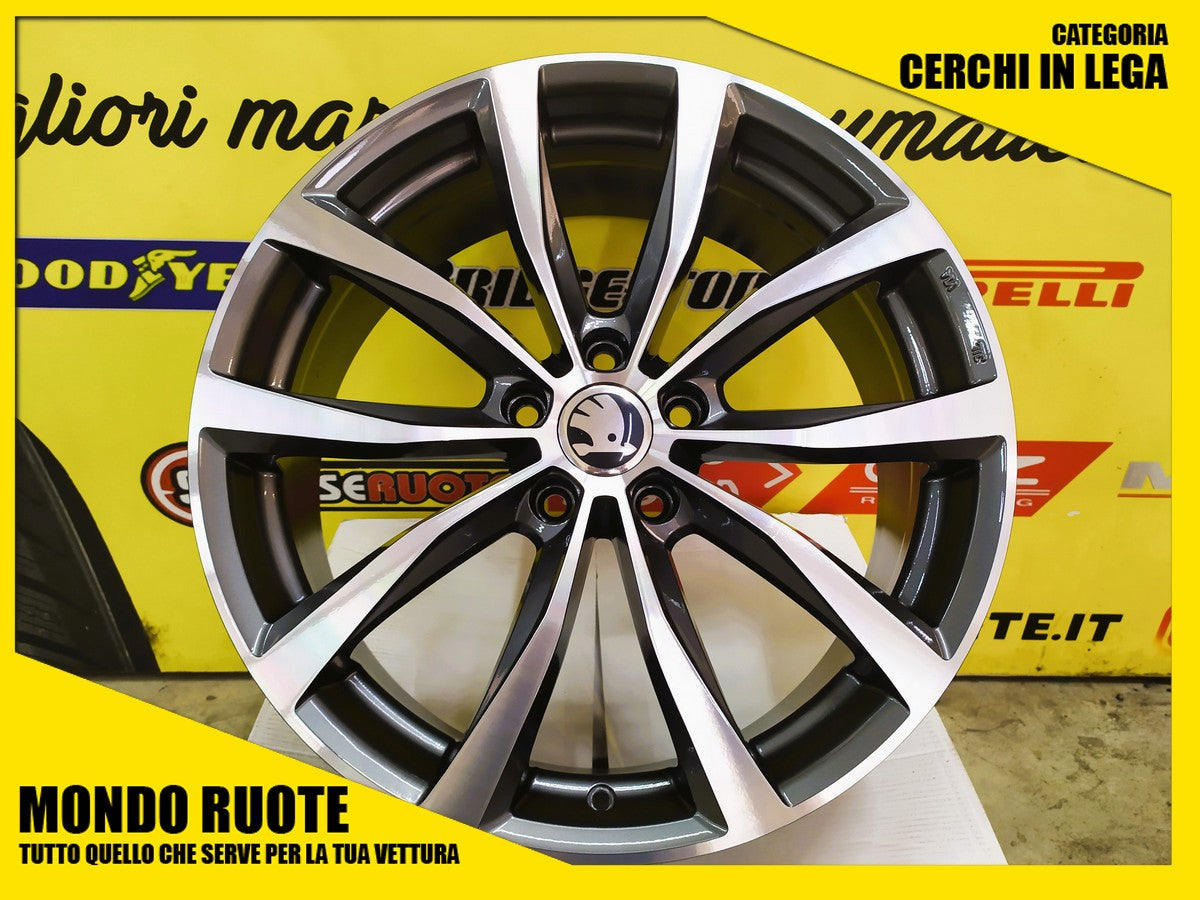 N4 SKODA OCTAVIA 2020 IN POI RS SCOUT WAGON - 19 Pollici 4 Cerchi in Lega MAK WOLF