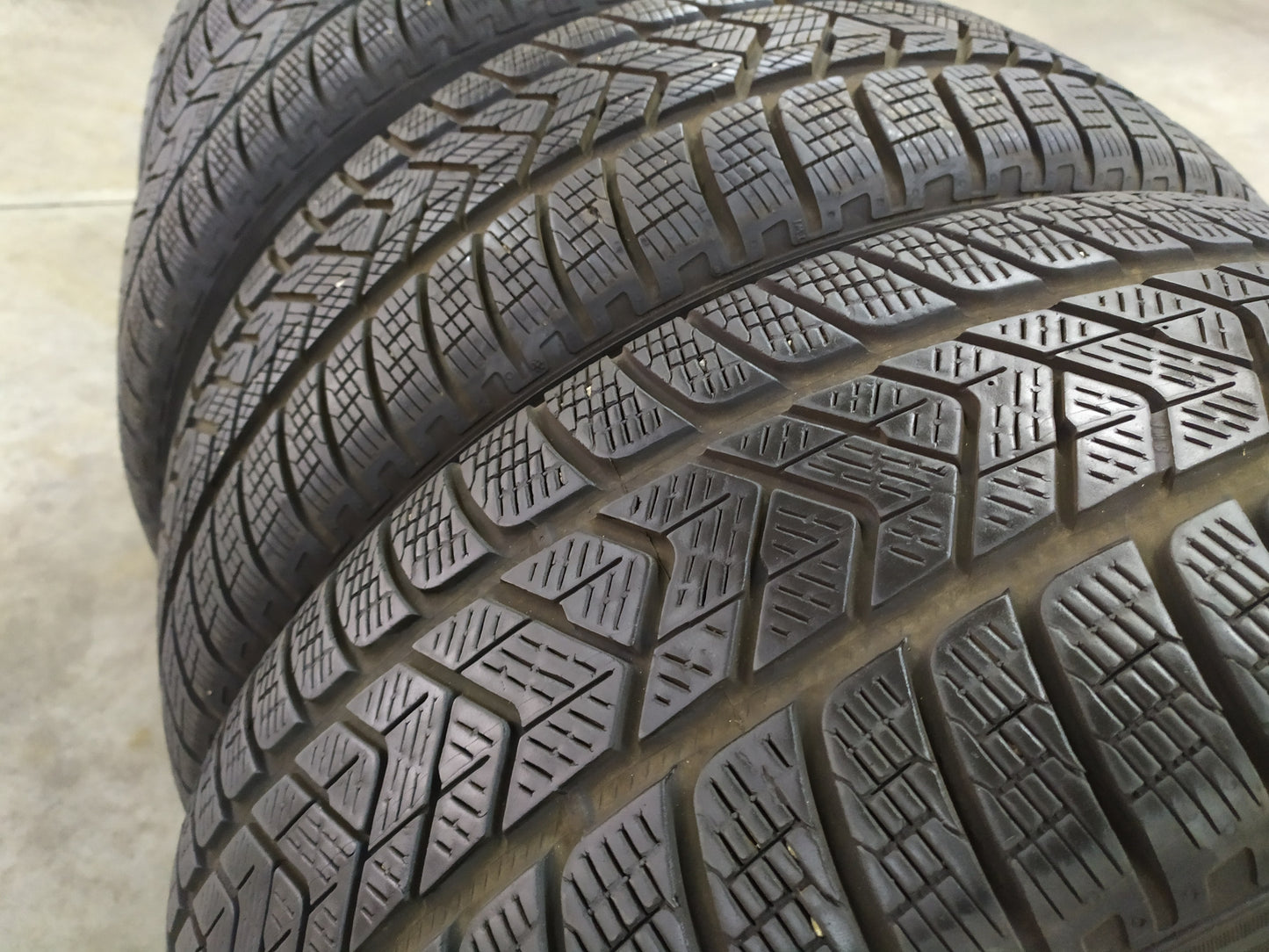 4 Pneumatici Seminuovi PIRELLI 235/60 R18 103H M+S SCORPION WINTER MO INVERNALI 2356018 DOT 2020