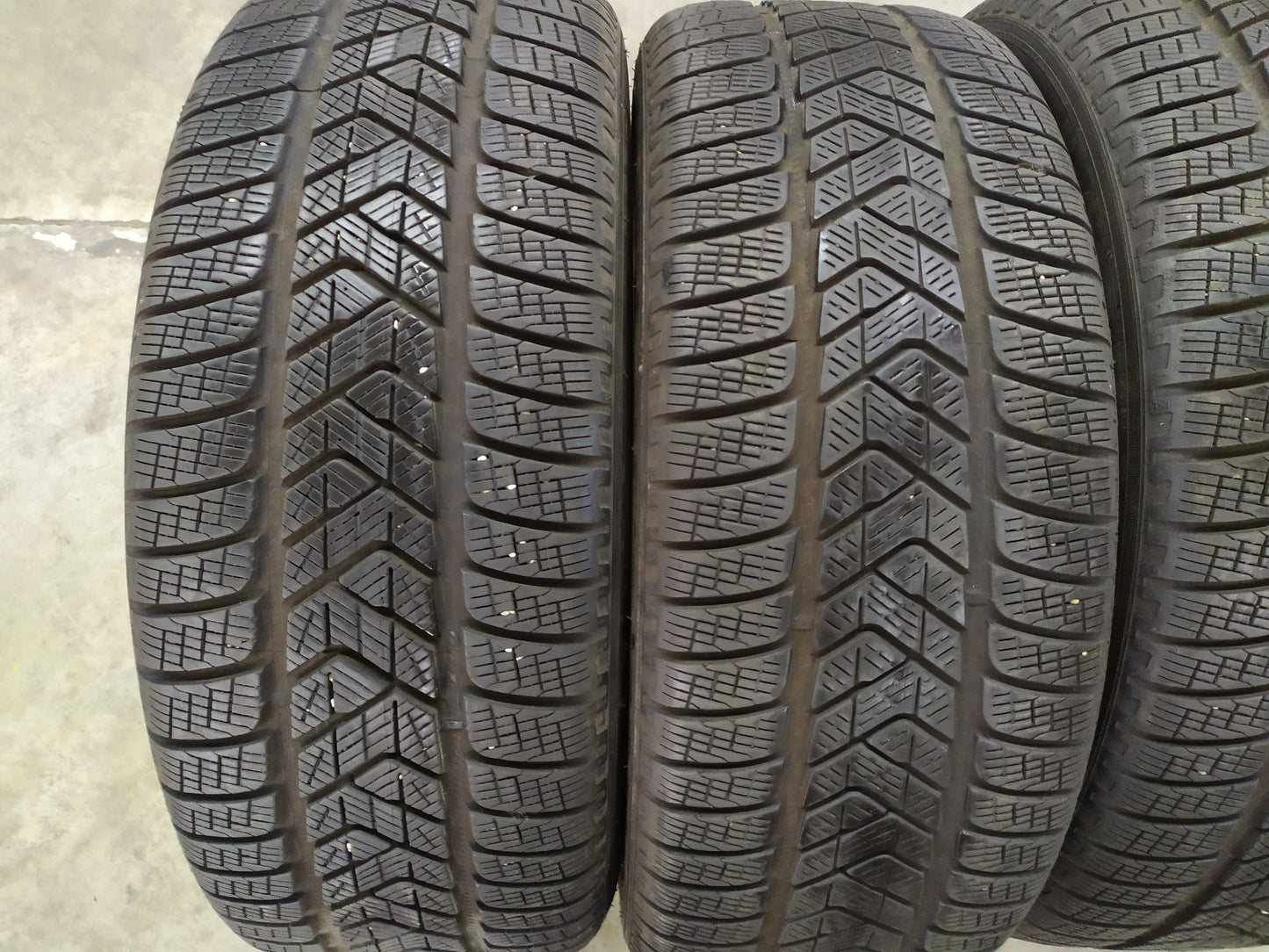 4 Pneumatici Seminuovi PIRELLI 235/60 R18 103H M+S SCORPION WINTER MO INVERNALI 2356018 DOT 2020