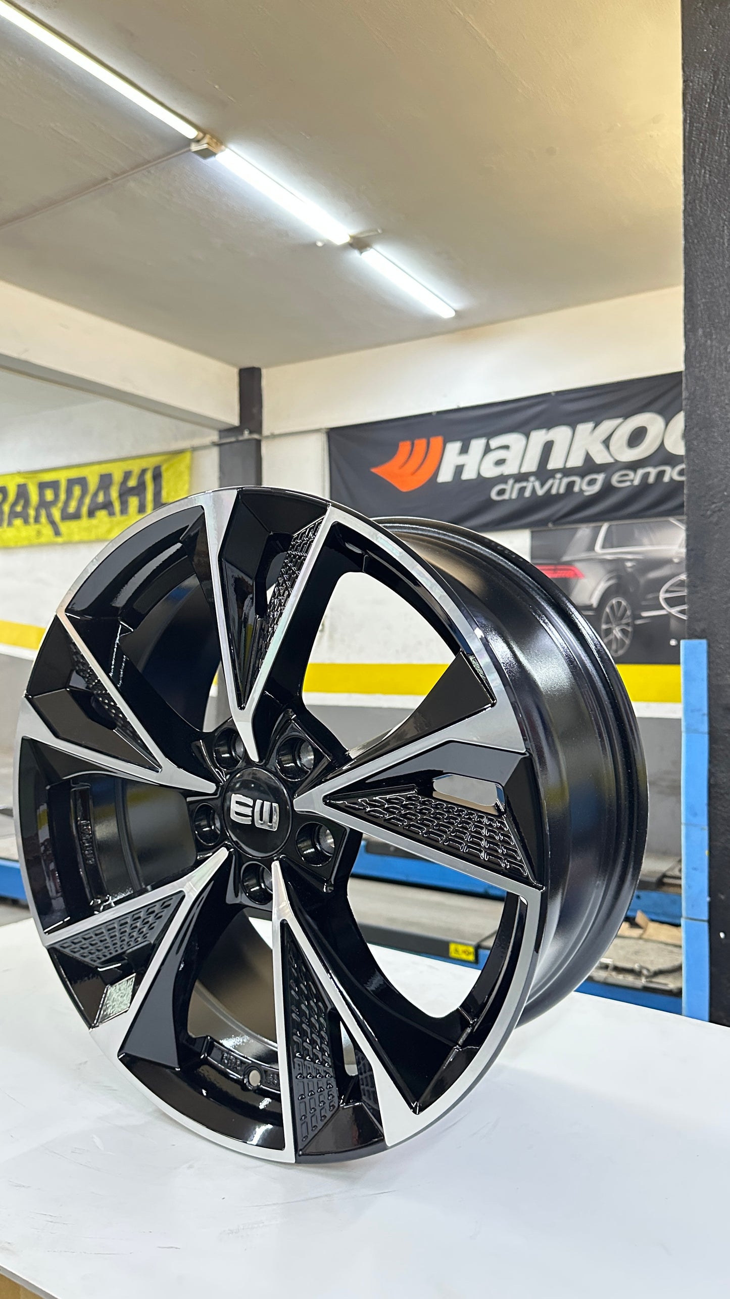 KIT4 Cerchi in Lega EW LUSTER Nuovi da 18 Pollici per AUDI S3 A3 / ALLSTREET / SPORT
