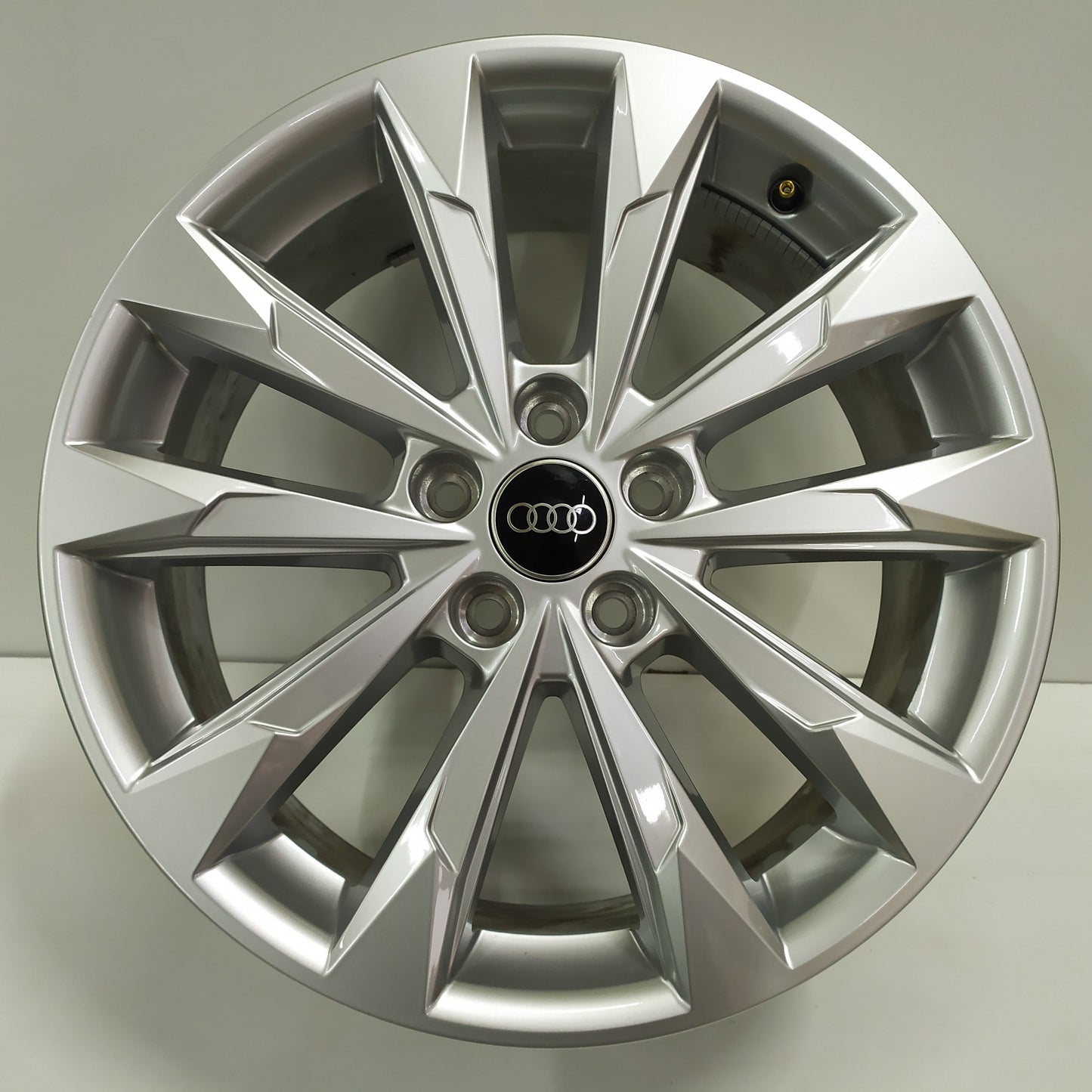 4 Cerchi in Lega Nuovi Demontati da 18 Pollici ORIGINALI per AUDI Q3 / SPORTBACK (F3 8U-8U1)