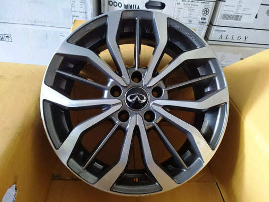 4 cerchi in lega SEMINUOVI 17 pollici ORIGINALI INFINITI Q30 / QX30